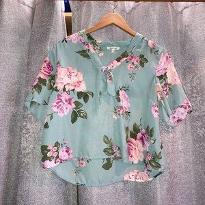 Short sleeve blouse